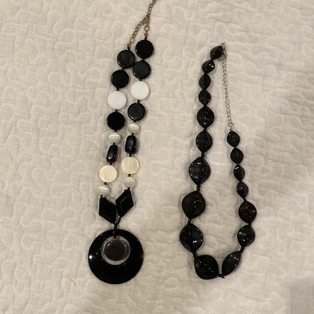 Set of 2 necklaces